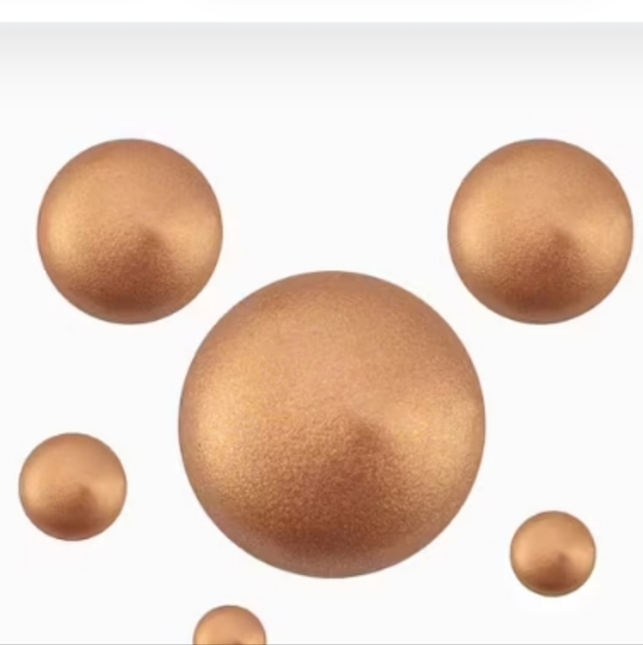 GIVE THEM LALA BEAUTY ✨(BODY GLOW) ✨ - Picture 2 of 12